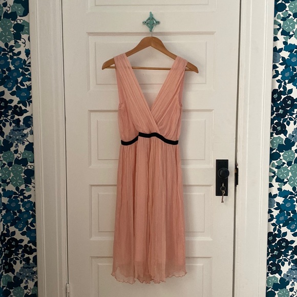 💞Chloe💞 dress in the *perfect ballet slipper pink* in lush crinkle silk - Picture 1 of 3